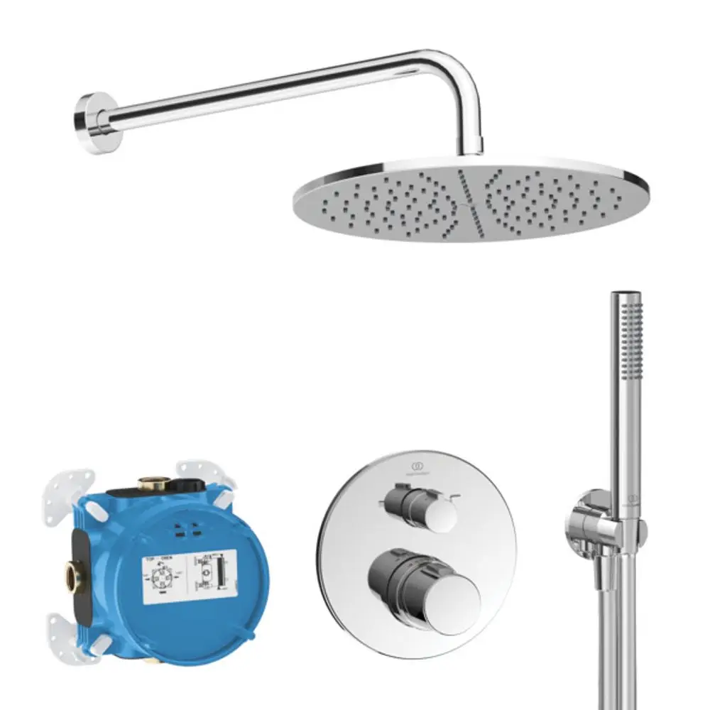 Ideal Standard Armaturen-Bundle bestehend aus einer runden Regendusche, einem blauen Unterputzsystem, einem verchromten Wandmischer und einem Handbrausekopf mit Schlauch.